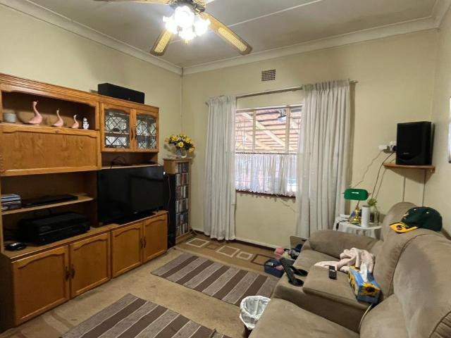 3 Bedroom House For Sale in Silverton