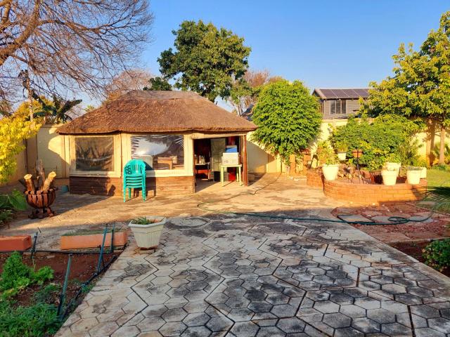 3 Bedroom House For Sale in Sinoville