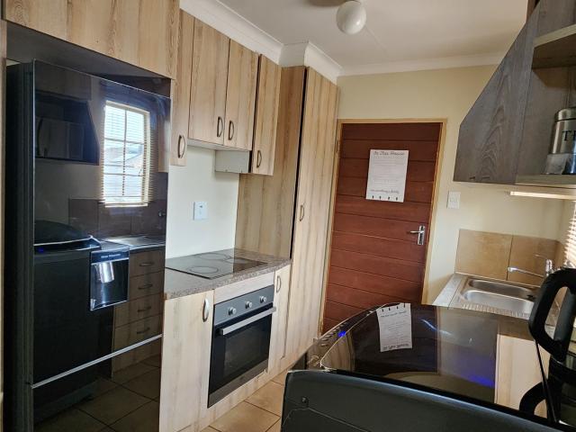 3 Bedroom House For Sale in Sky City