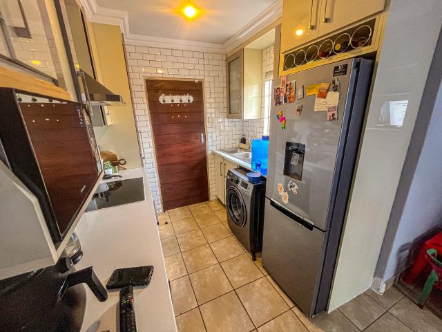 3 Bedroom House For Sale in Sky City