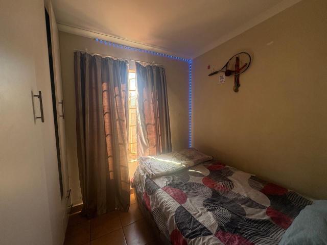 3 Bedroom House For Sale in Sky City