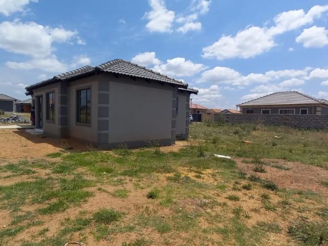 3 Bedroom House For Sale in Springs Central