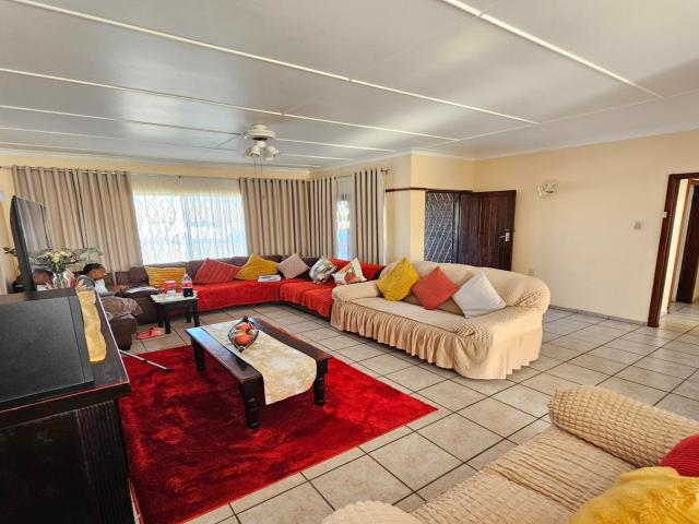 3 Bedroom House For Sale in St Michaels On Sea