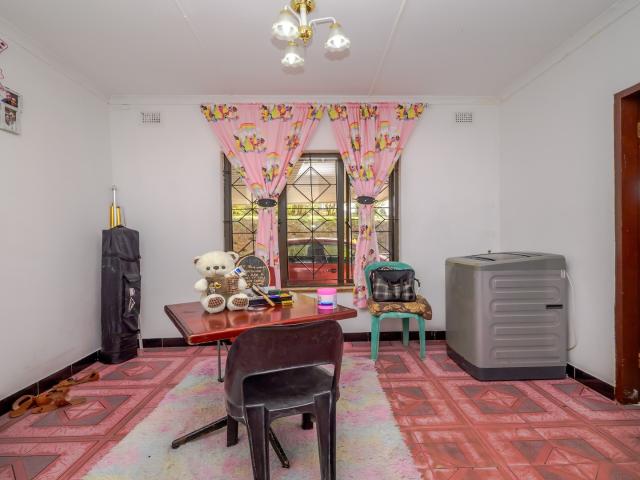 3 Bedroom House For Sale in Stanger Manor