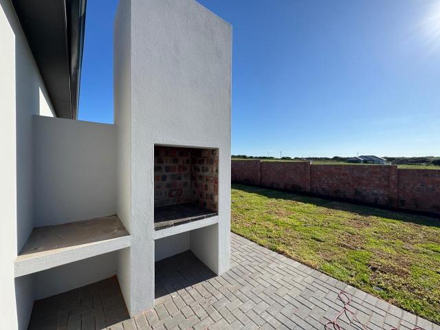 3 Bedroom House For Sale in Stilbaai Wes