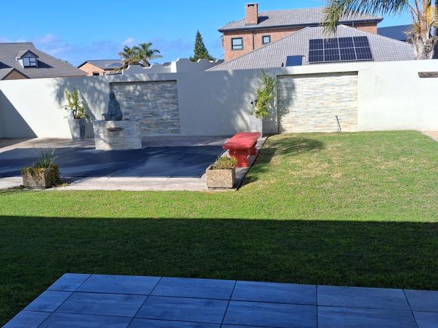 3 Bedroom House For Sale in Stilbaai Wes