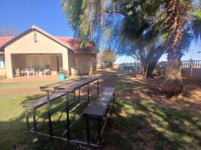 3 Bedroom House For Sale in Stilfontein Ext 4