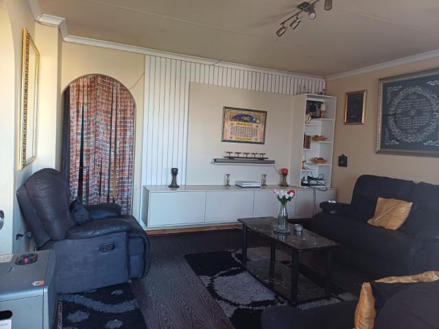 3 Bedroom House For Sale in Strandfontein