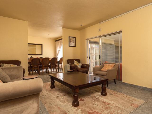 3 Bedroom House For Sale in Suideroord