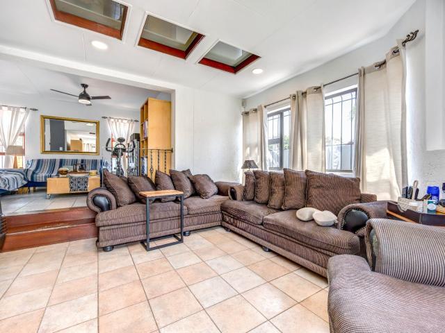 3 Bedroom House For Sale in Sunninghill