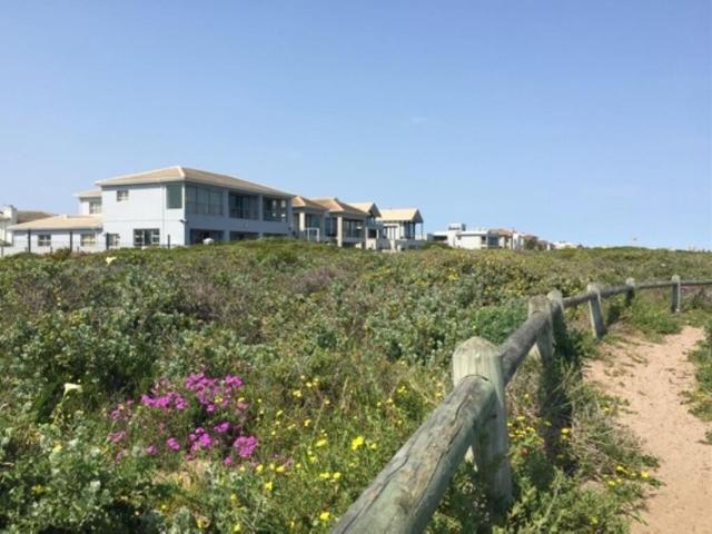 3 Bedroom House For Sale in Sunset Beach