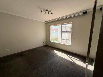 3 Bedroom House For Sale in Sunward Park