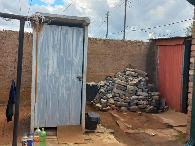 3 Bedroom House For Sale in Polokong