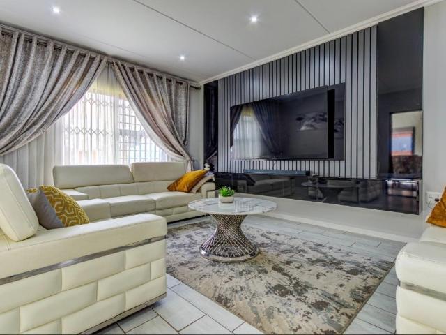 3 Bedroom House For Sale in Pomona