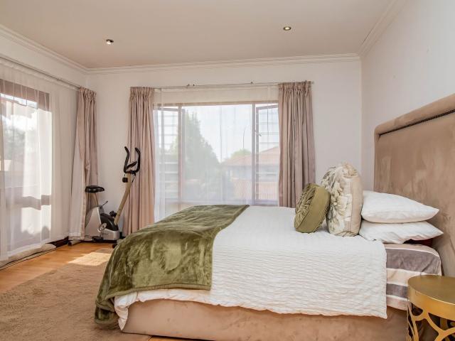 3 Bedroom House For Sale in Poortview