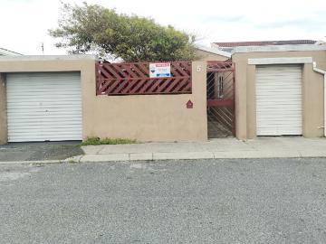 3 Bedroom House For Sale in Portlands