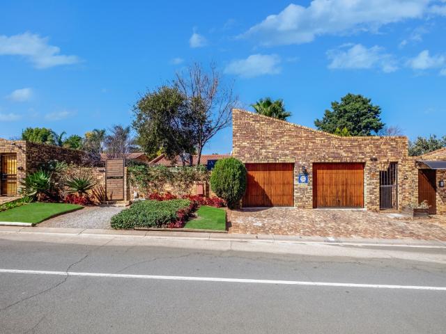 3 Bedroom House For Sale in Paulshof