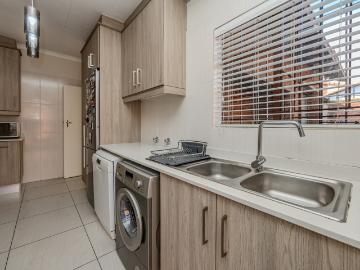3 Bedroom House For Sale in Paulshof