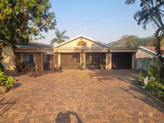 3 Bedroom House For Sale in Padfield Park