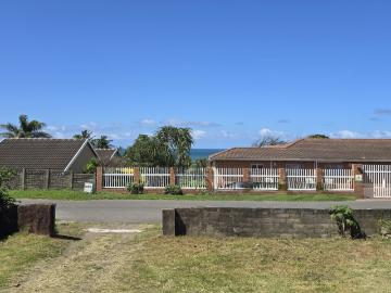 3 Bedroom House For Sale in Park Rynie