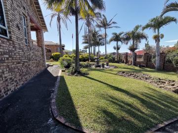 3 Bedroom House For Sale in Park Rynie