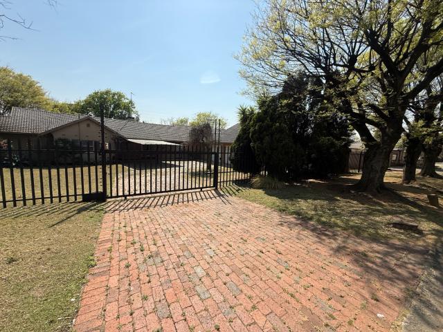 3 Bedroom House For Sale in Parkhill Gardens