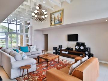 3 Bedroom House For Sale in Pezula Golf Estate