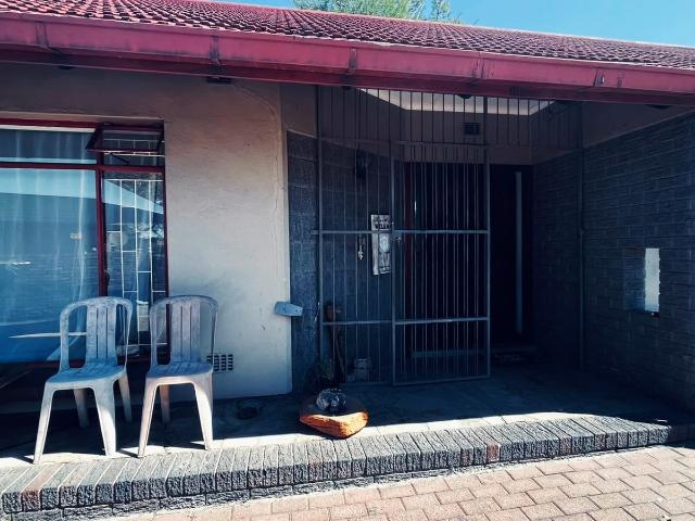 3 Bedroom House For Sale in Phalaborwa