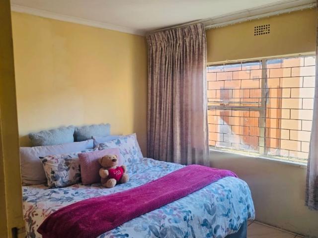 3 Bedroom House For Sale in Pimville Zone 5