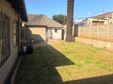 3 Bedroom House For Sale in Primrose