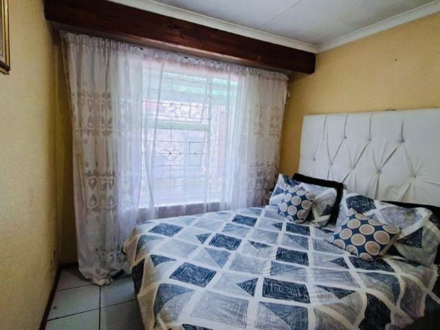 3 Bedroom House For Sale in Protea Glen