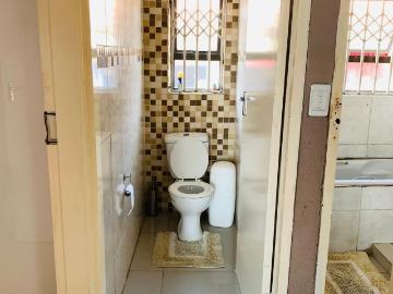 3 Bedroom House For Sale in Protea Glen