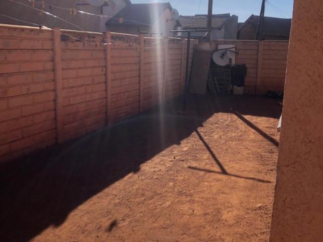 3 Bedroom House For Sale in Protea Glen