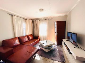 3 Bedroom House For Sale in Protea Glen