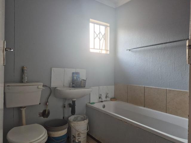 3 Bedroom House For Sale in Protea Glen