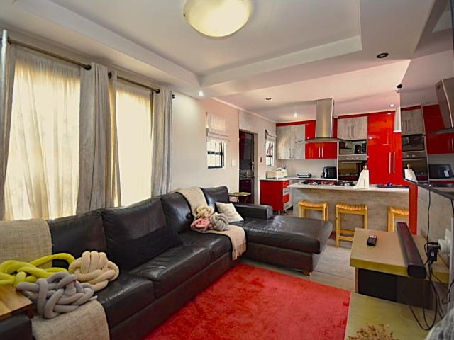 3 Bedroom House For Sale in Protea Glen