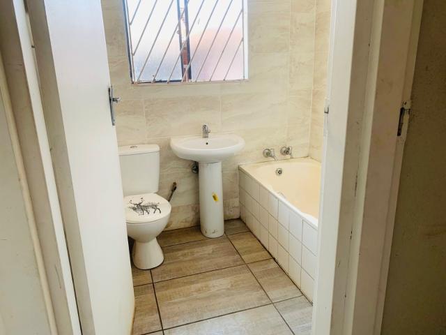 3 Bedroom House For Sale in Protea Glen
