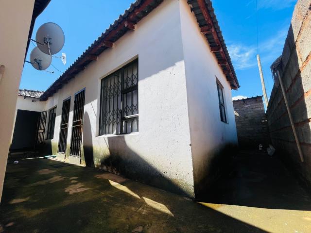 3 Bedroom House For Sale in Protea Glen