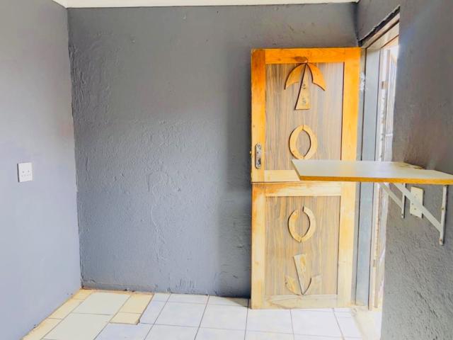3 Bedroom House For Sale in Protea Glen
