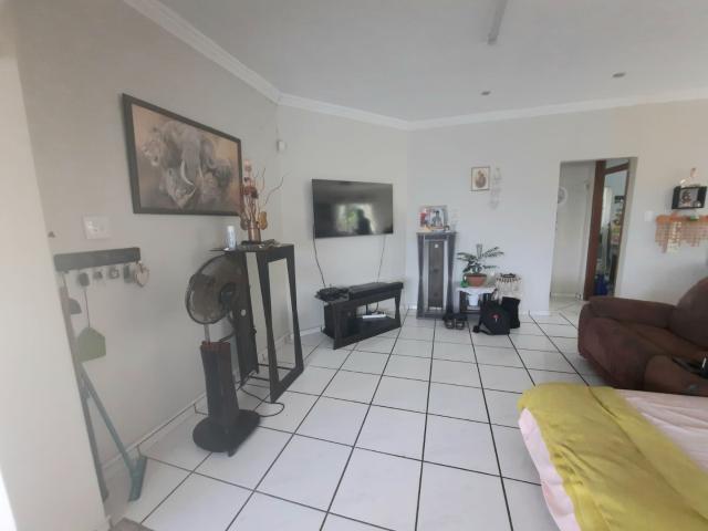 3 Bedroom House For Sale in Pumula