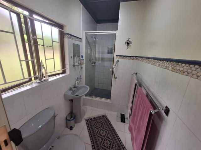 3 Bedroom House For Sale in Pumula