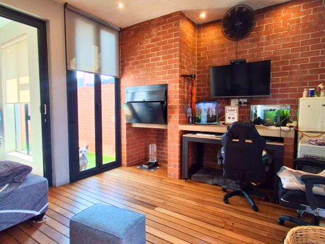 3 Bedroom House For Sale in Queenswood