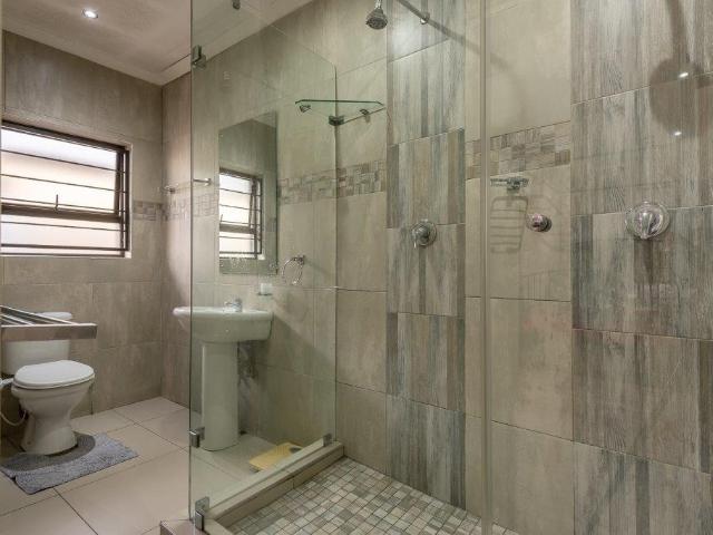 3 Bedroom House For Sale in Robertsham