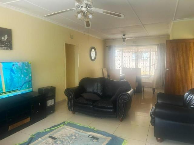 3 Bedroom House For Sale in Rondebult