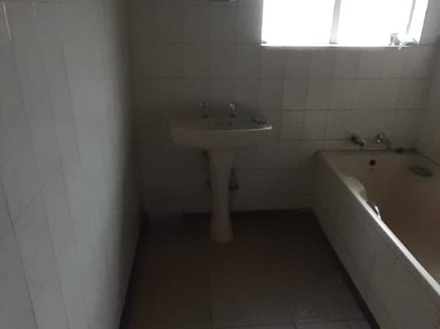 3 Bedroom House For Sale in Roodepoort Central
