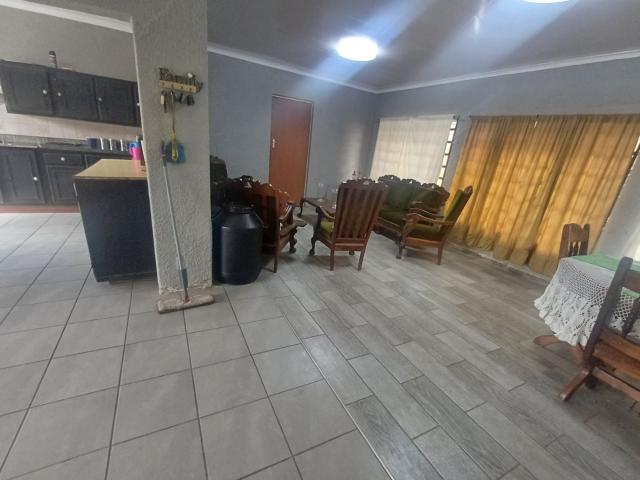 3 Bedroom House For Sale in Roosheuwel