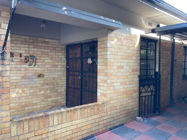 3 Bedroom House For Sale in Rosettenville