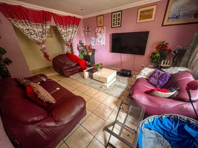 3 Bedroom House For Sale in Rosettenville