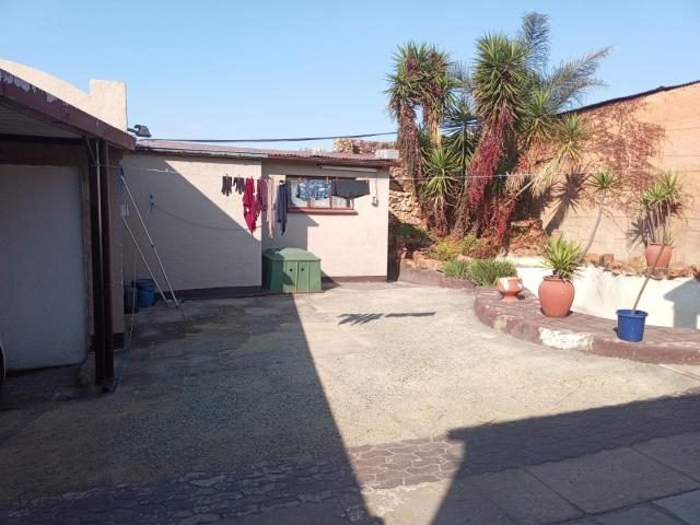 3 Bedroom House For Sale in Rosettenville