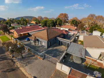 3 Bedroom House For Sale in Roseville